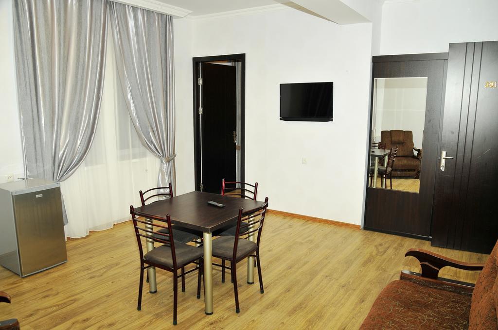 Alma-Ata Hotel Borjomi Room photo