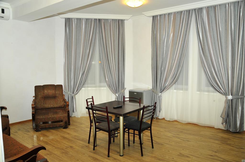 Alma-Ata Hotel Borjomi Room photo